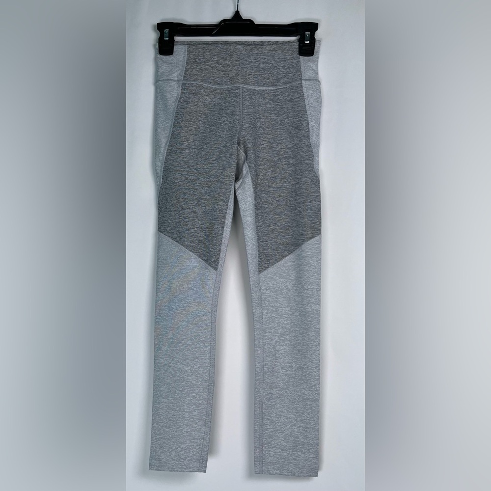 Outdoor Voices  Women’s Size XS  Warmup Leggings Dove Ash 3/4 Two Tone - Picture 2 of 7